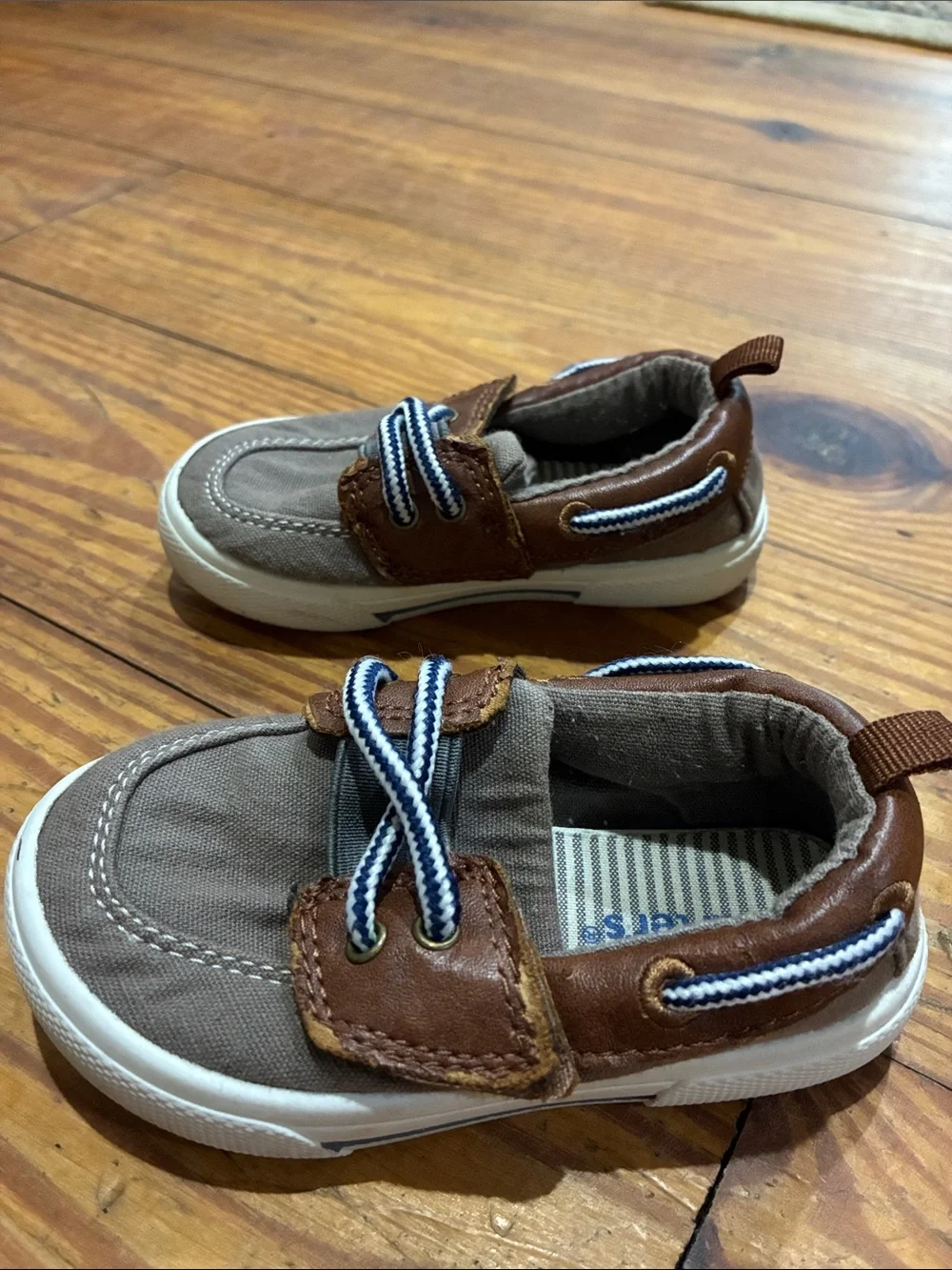 Carters sneakers style contrast